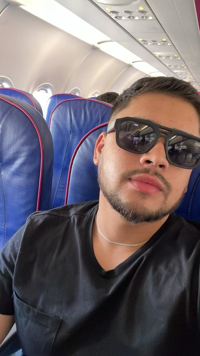 Cliente de Turisto Colombia a bordo de su vuelo